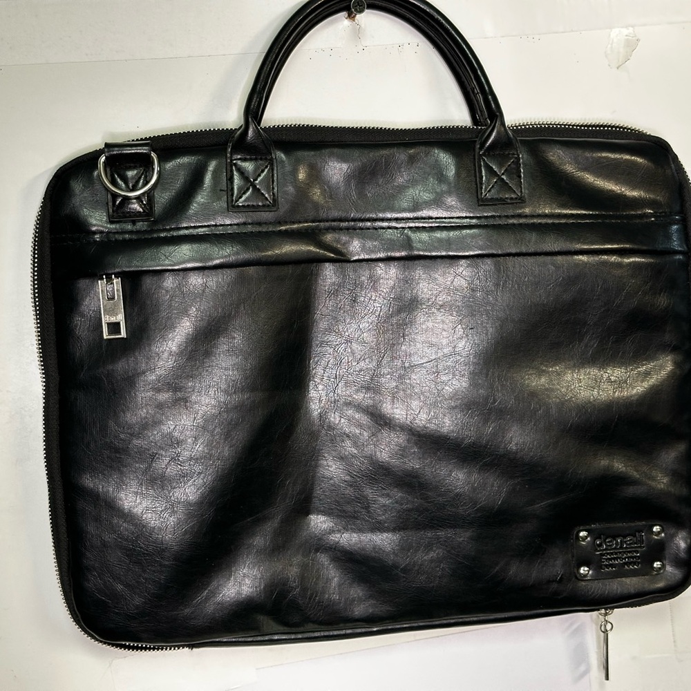 Denali Men's Black Leather Briefcase great condition
